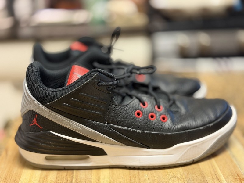 Jordan Men’s Size 11 Black Red Basketball Shoes Sneakers DZ4353-061 gallery
