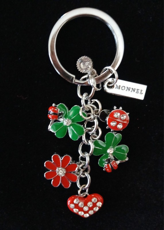 Monnel Keychain Ladybugs Lucky Four-leaf Clovers Red Daisy Red Crystal Heart