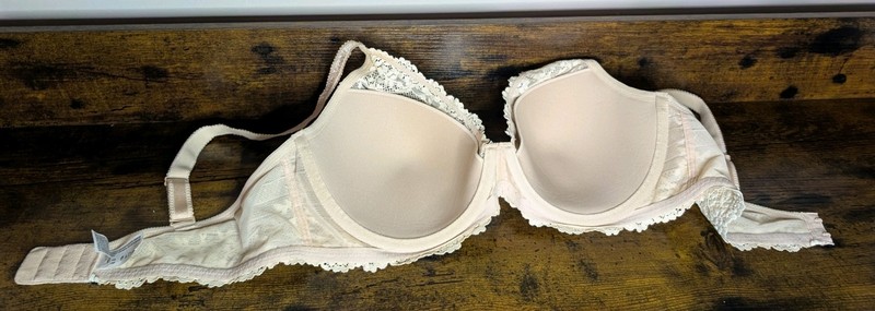 Wacoal Women's Beige Embrace Lace Plunge Sheer Lace Bra 38D 853291 gallery