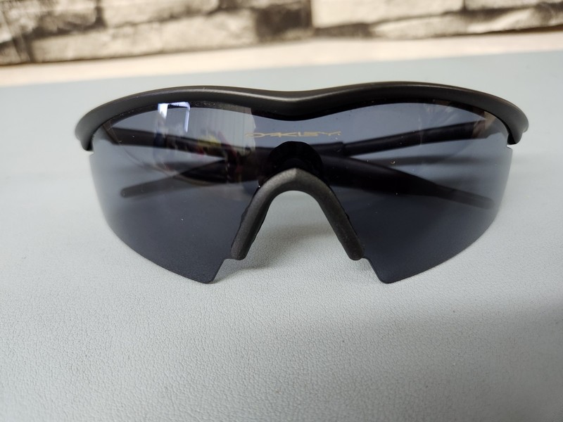 Vintage Oakley M Frame Sunglasses w Case