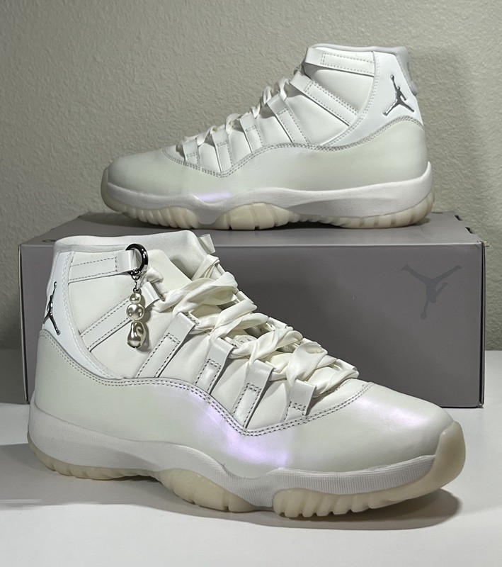 Air Jordan 11 Retro Pearl Grand Finale AR0715-110 Women’s Size 9/Men’s Size 7.5