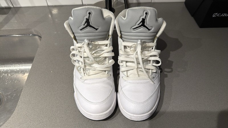 Jordan Air Jordan 5 Men’s Basketball Mid Top Lace-Up Leather Sneakers White