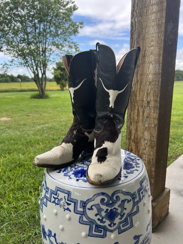 Woman’s Cowhide And leather Boots 8B
