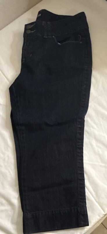a.n.a Cropped Jeans Women’s Size 10 Blue Denim Stretch 5-Pocket Button