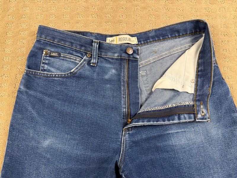 Men’s Lee Regular Fit Blue Jeans 32x28 (tag reads 34x30) #1086 gallery