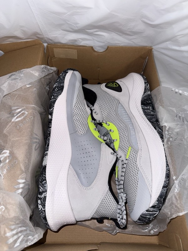 Under Armour Curry 3Zer0 24 Halo Grey/Black/Yellow Low Top Lace Mesh 3028191-100