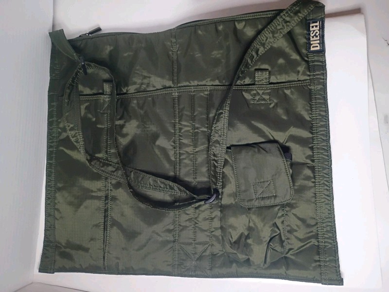 Diesel Men Y2K Messenger Bag Unique Design 14×17 Inches Green Stylish Casual
