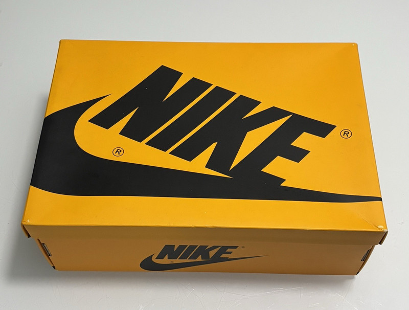Nike Air Jordan 1 Men’s High Top Lace-Up Basketball Sneakers Yellow Black