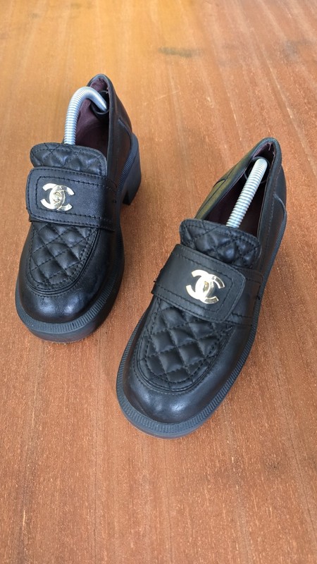Chanel Interlocking CC Quilted Flap Turnlock Loafer In Black Size 35 gallery