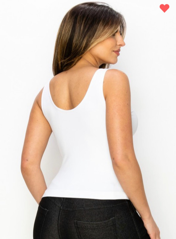 Boutique Cami: Yelete Seamless Stretchy Reversible V-Neck/Scoop Neckline NWT gallery