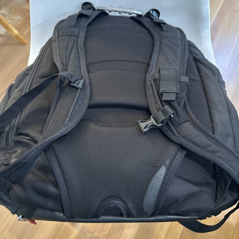 Oakley Kitchen Sink Tactical Field Gear Backpack Stealth Black Daypack Hiking gallery