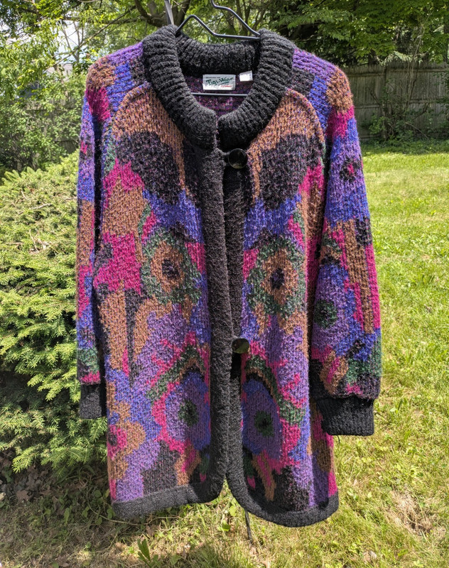 Tigi-Wear by Rinku Women’s Oversized Abstract Knit Button Cardigan Sweater