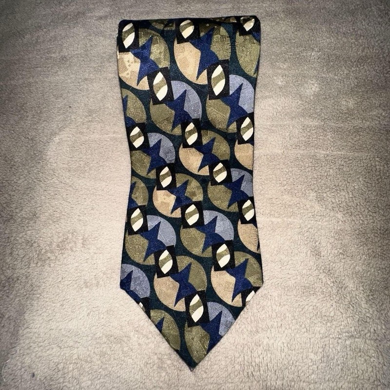 J. Riggins 100% Silk Geometric Pattern Necktie