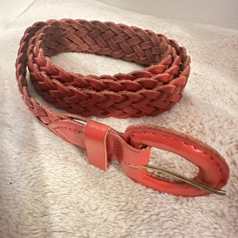 Red Woven Braided Leather Belt Size M L Fits up to 38” Waist Made in Guatemala