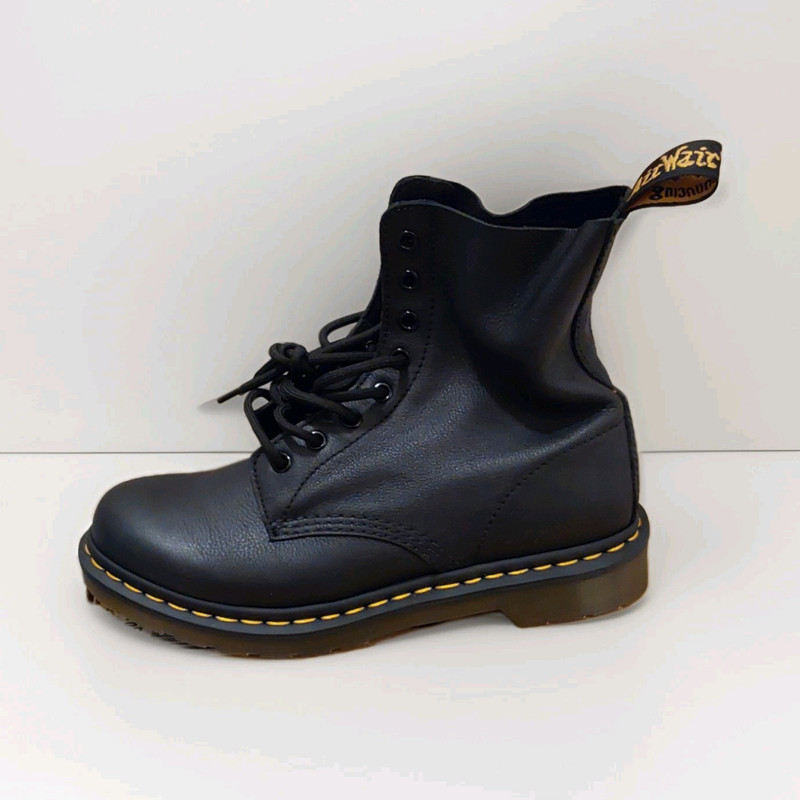 Dr. Martens Black Leather Ankle Boots Lace-Up Round Toe Unisex US 9 EU 41