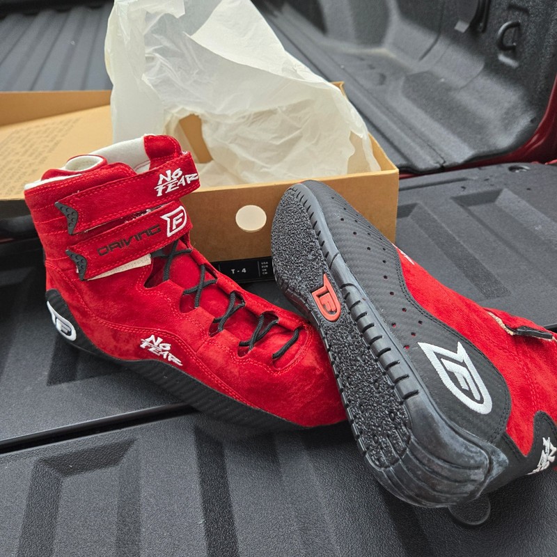 NO FEAR Driving Force Race Driver Shoes, T-4, red size 10 men, new in box