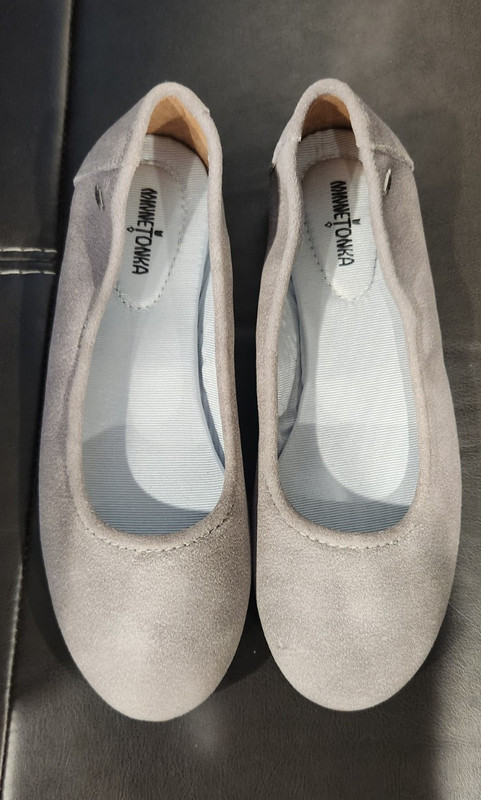 Minnetonka Women’s Gray Suede Ballet Flats Slip-On Round Toe US 5 EU 37