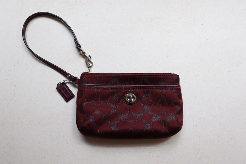 Vintage COACH Signature Jacquard Wristlet Turnlock Pouch Burgundy Merlot Y2K