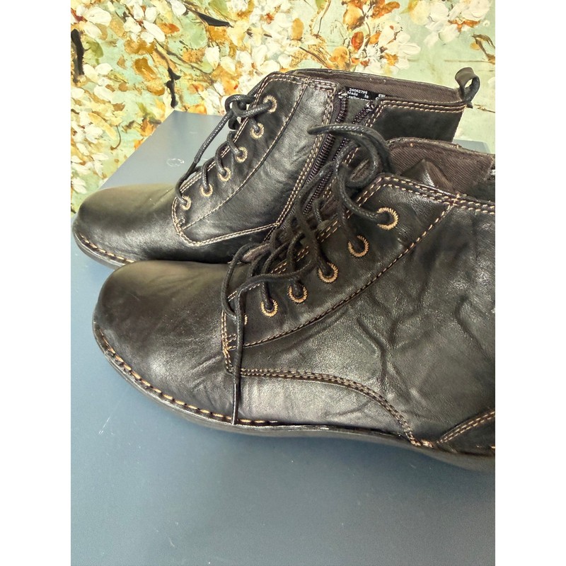 Clarks WomenBlackLeather Lace Up Side Zip Ankle Boots 8W 26062798 Comfort Bootie