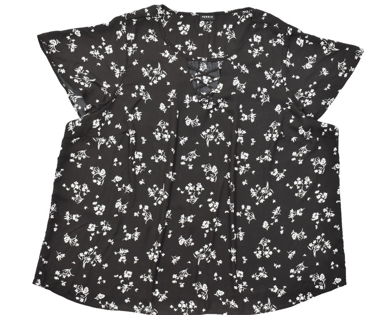 Torrid Plus Size 4 Black White Floral Lattice Strappy V-Neck Flutter Sleeve