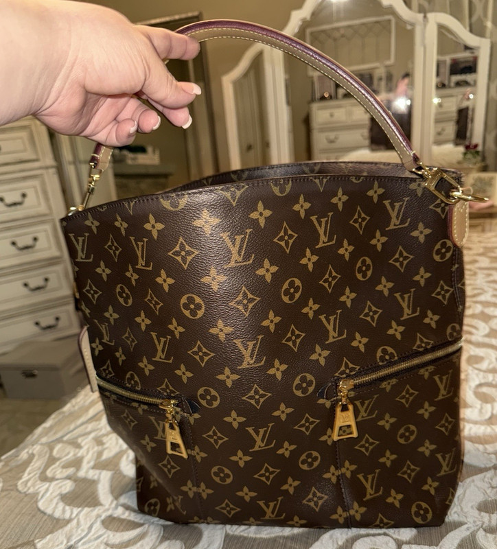 Melie Louis-Vuitton monogram brown shoulder bag zipper/ luggage tag