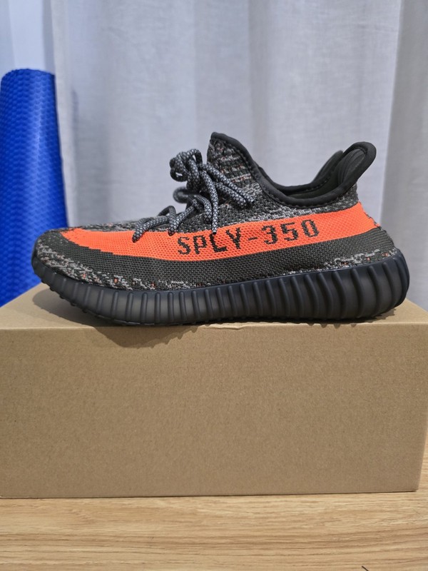 Yeezy Boost 350 V2 Low Carbon Beluga M7 W8 gallery