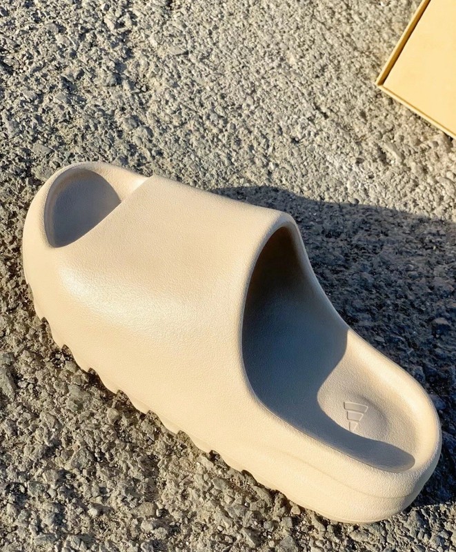 Adidas Yeezy Slide Bone Men’s Size 11 100% AUTHENTIC In Hand Instant Ship!! gallery