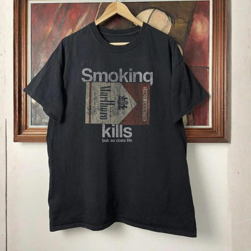 Black vintage 90s Marlboro smoking kills men’s t-shirt