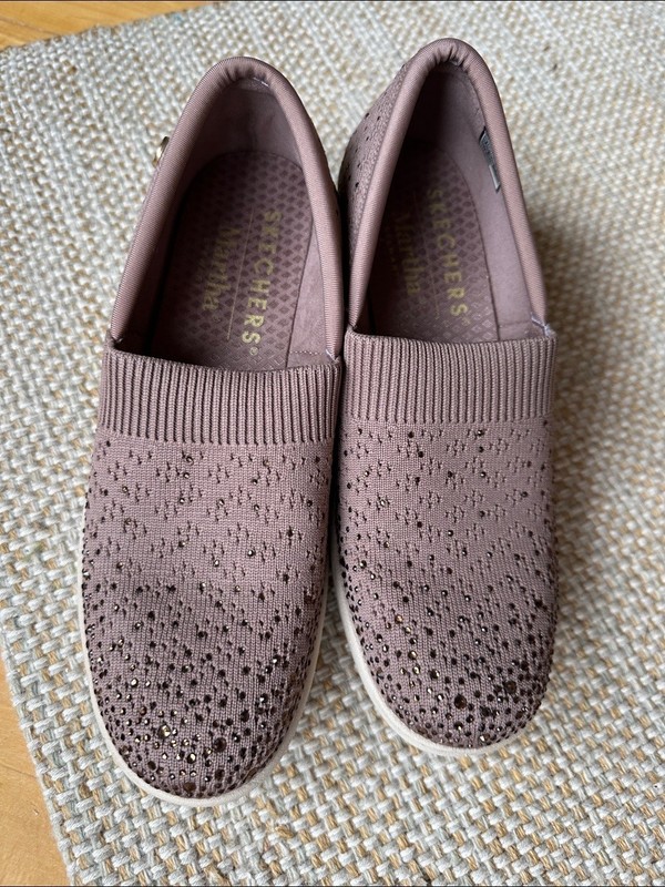 Slip-On Martha Stewart Sketchers Wedge Mule in Dusty Rose with Sparkle Detail gallery