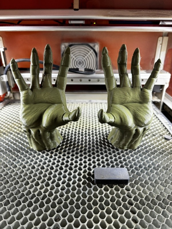 (2)Hand Models Scary Fingers Witch Ghost Monster Halloween Decor wall mount