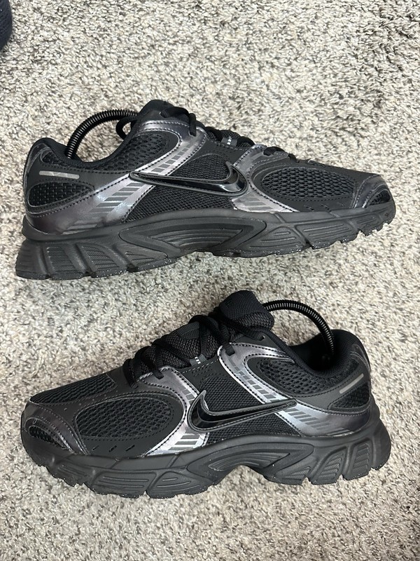 Nike V5 RNR Black Anthracite Triple Black Cat Vanta Oynx – Size 10