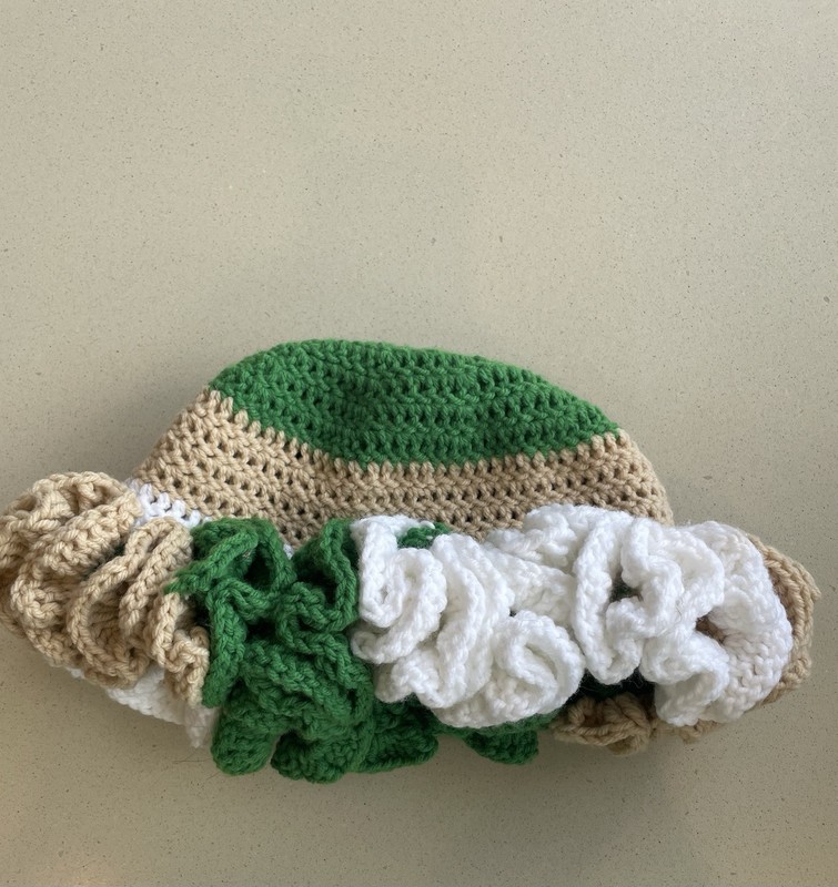 Women’s Crochet Beanie Hat Green Beige White Colorblock Acrylic One Size