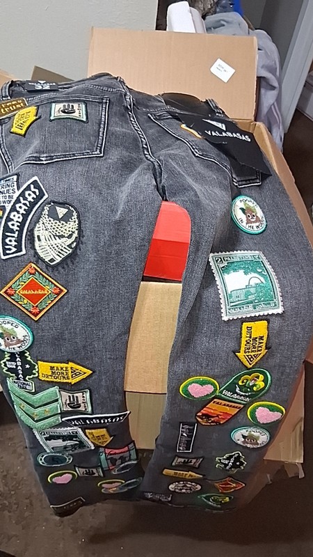 VALABASAS Patchwork Camouflage Distressed Denim Jeans Cargo Pockets SIZE 32 gallery