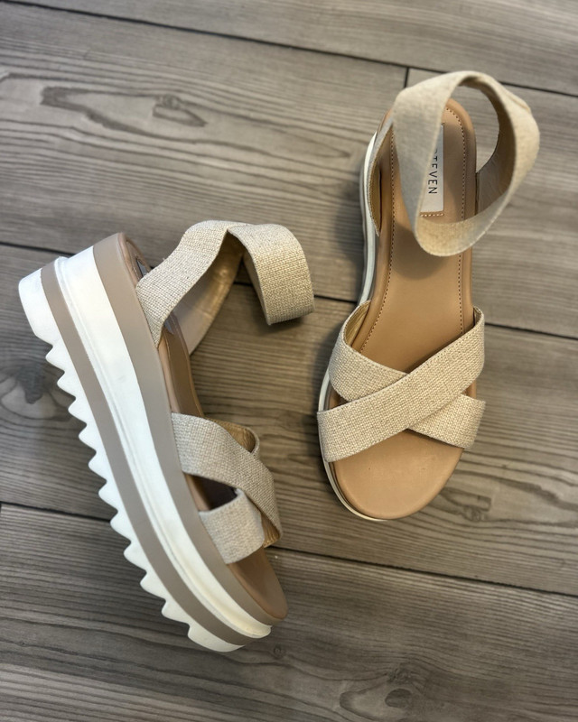 Steve Madden Macon Platform Sandals Womens 9M Beige Raffia Flatform Lug Sole