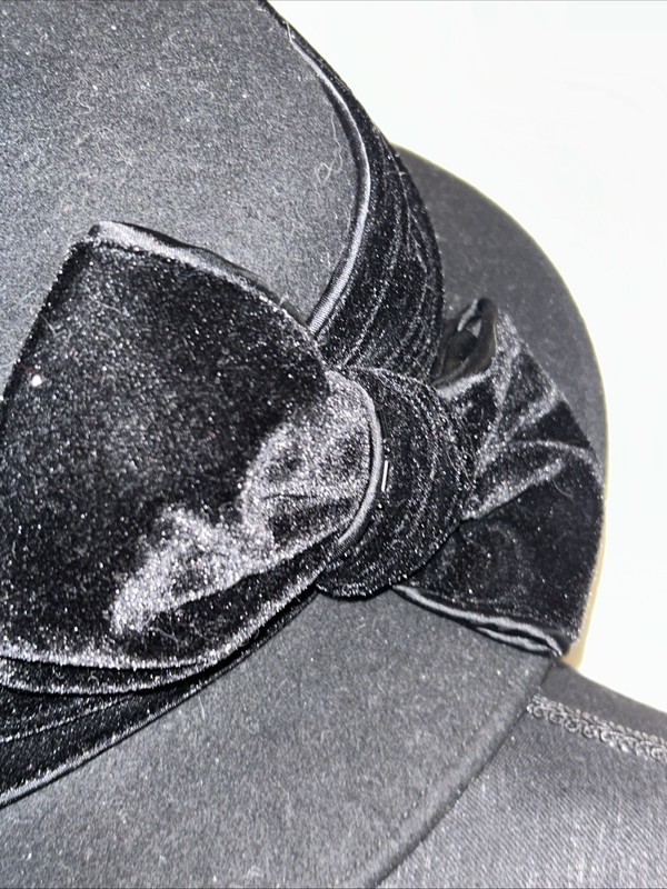 Xsermar New York Womens Black Velvet Cloche Hat With A Bow Spot Clean Only gallery