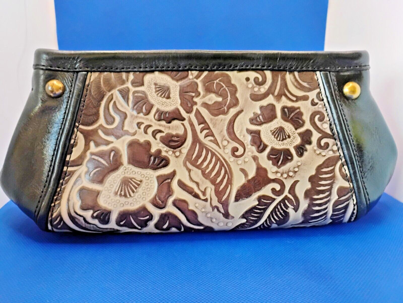 TRE VERA LEATHER CLUTCH PURSE BLACK TAN TOOLED EMBOSSED DESIGN 10X5 HINGED OPEN