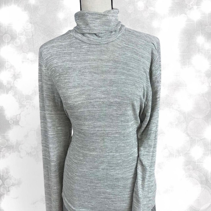Universal Thread Chic Luxury Girl Style Minimalist Long Sleeve Turtle Neck Top