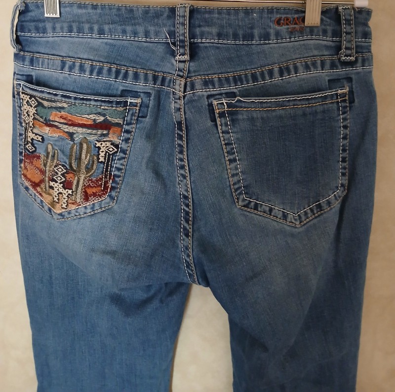 Grace Women’s Bootcut Jeans Blue Medium Wash 5-Pocket Denim Embroidered. Size 29 gallery