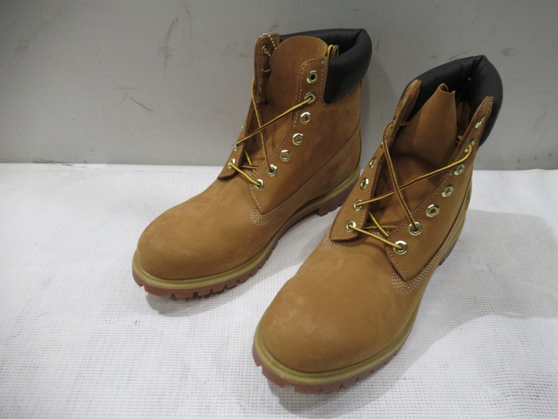 Timberland Men’s 6-Inch Premium Waterproof Boots in Wheat Nubuck size 12