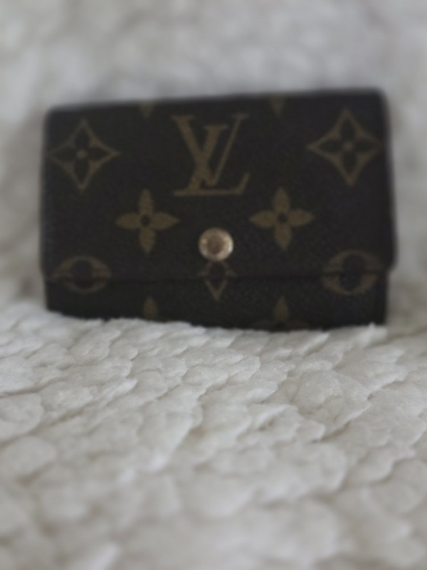 0008- Vintage Authentic Louis Vuitton Monogram 6 Ring Key Holder