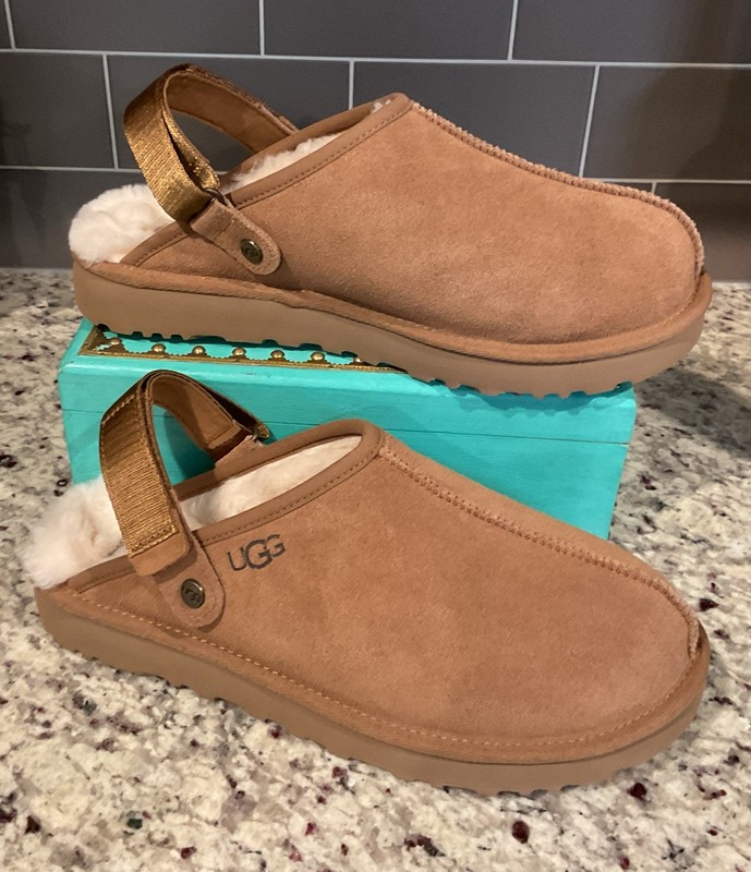 UGG PLUSH Women’s Sz 9 M LANAH CLOG Chestnut Brown Flip Up Strap MSRP $120 NEW