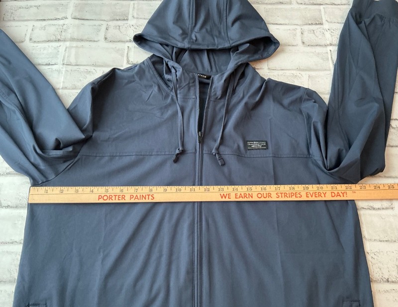 Travis Matthew California Design Large Blue Hoodie 90% Polyster 10% Spandex gallery