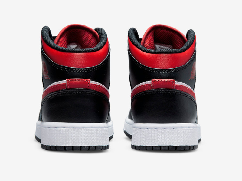 Nike Air Jordan 1 Mid Bred Toe Fire Red GS UK 5.5 US 6 EUR 38.5 554725-079 New gallery
