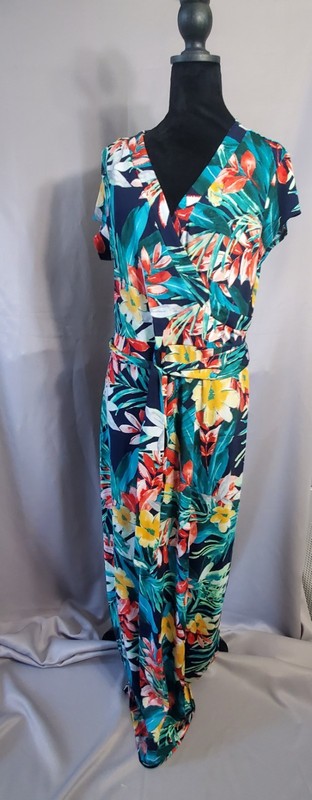 Ava & Grace Dress Women Floral Green Black Size L Belted Hiking Casual Career